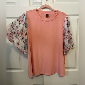 EMERY ROSE - Floral Sleeve Pink Top 1x
